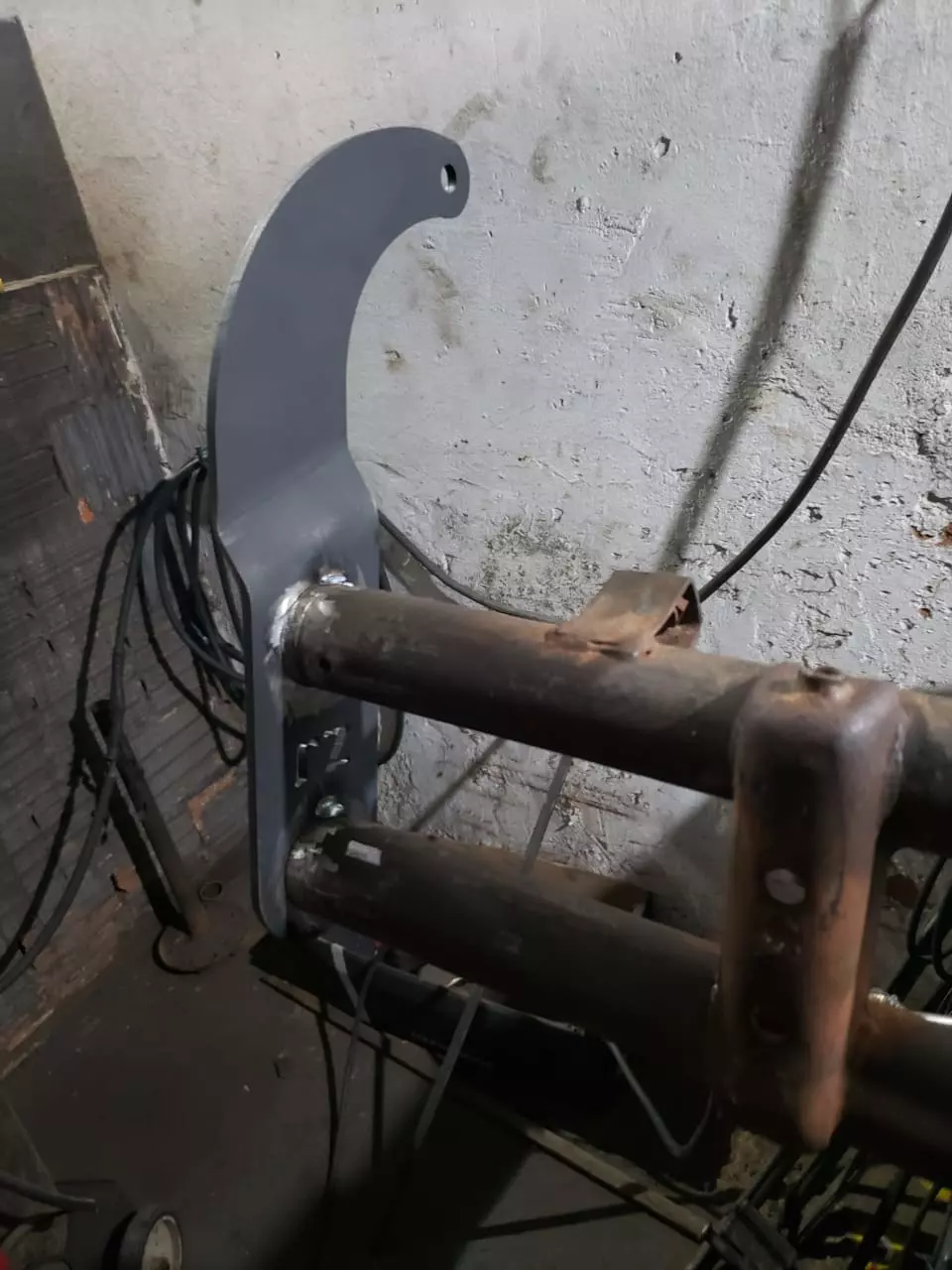 06